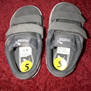 New Velcro Puma size 5 toddler sneakers